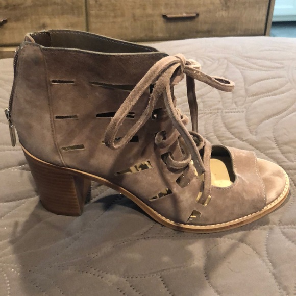 Vince Camuto shoes like new - Picture 1 of 7